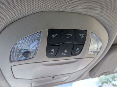 Used 2022 Chrysler Pacifica Touring-L w/ Uconnect Theater Family Group FWD image 77