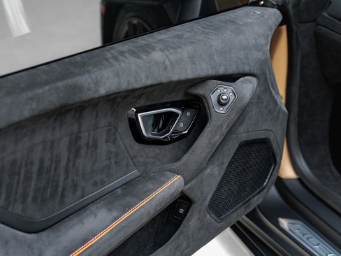 Used 2024 Lamborghini Huracan Sterrato AWD/4WD image 43
