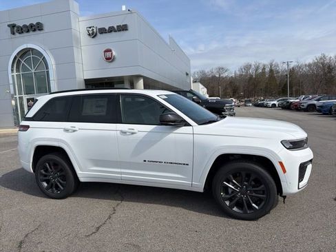 New 2026 Jeep Grand Cherokee Limited AWD/4WD image 2
