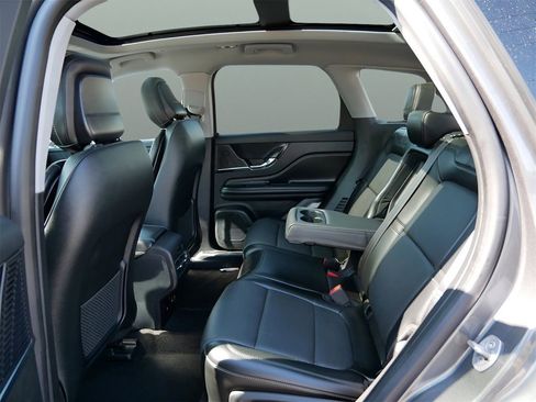 Used 2022 Lincoln Corsair Grand Touring w/ Elements Technology Bundle image 11