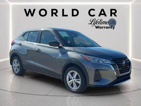 Used 2025 Nissan Kicks Play S FWD image 1