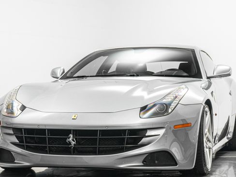 Used 2015 Ferrari FF image 5