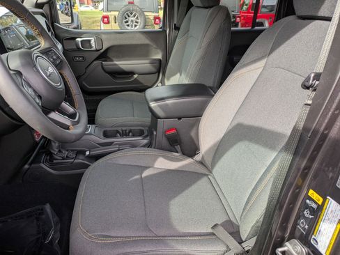 Used 2024 Jeep Wrangler Willys image 20