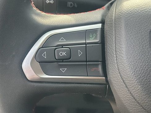 Used 2025 Jeep Compass Trailhawk AWD/4WD image 22