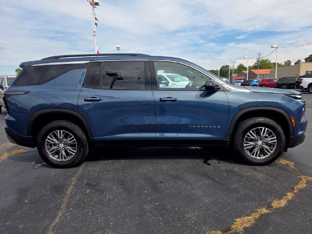 Used 2026 Chevrolet Traverse LT FWD image 14