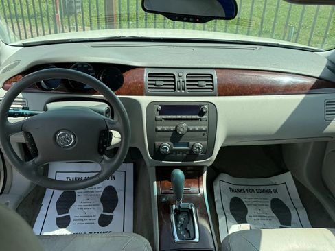 Used 2011 Buick Lucerne CXL image 11