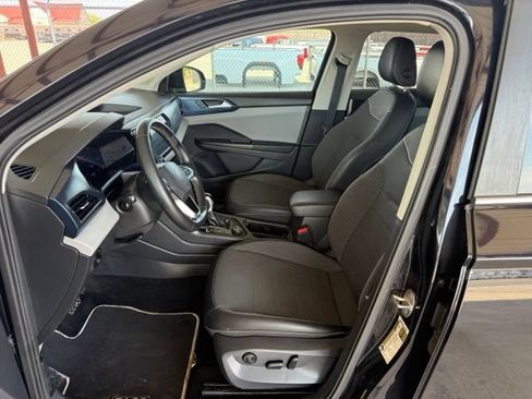 Used 2023 Volkswagen Taos SE w/ Panoramic Sunroof Package AWD/4WD image 13