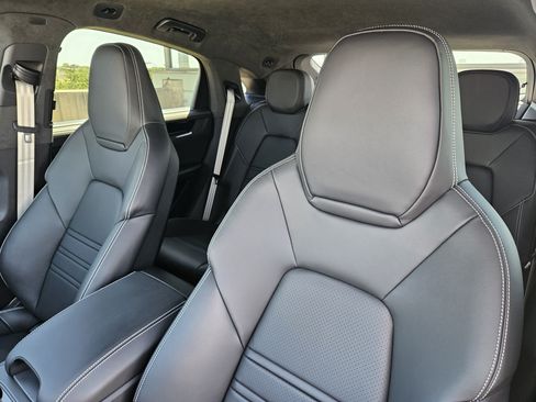 Certified 2026 Porsche Cayenne Turbo GT AWD/4WD image 6