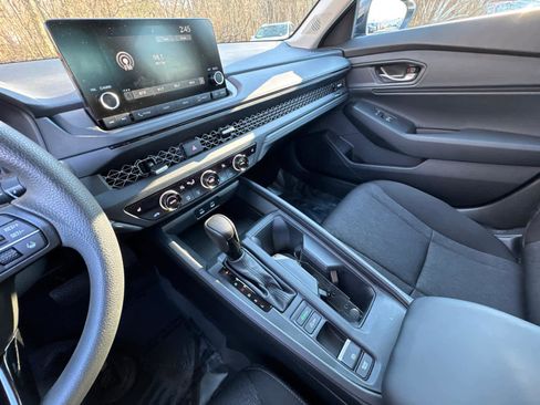 Used 2025 Honda Accord SE image 27