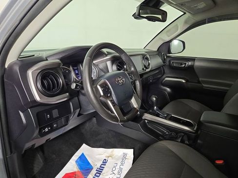 Used 2020 Toyota Tacoma SR5 w/ Technology Package image 14