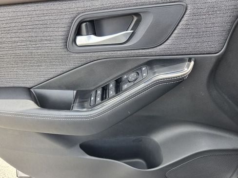 Used 2023 Nissan Rogue SV FWD image 29