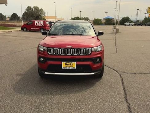 Used 2025 Jeep Compass Limited AWD/4WD image 3