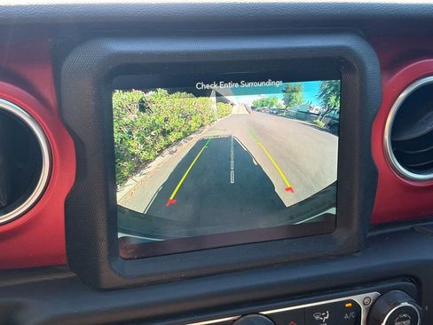 Used 2021 Jeep Wrangler Rubicon image 13