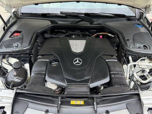 Used 2018 Mercedes-Benz E 400 4MATIC Sedan w/ Premium 2 Package (Q02) image 30