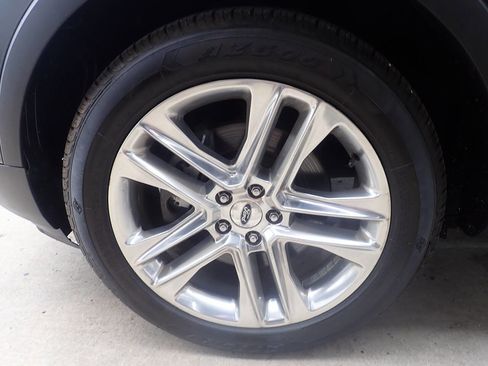 Used 2017 Ford Explorer XLT w/ Equipment Group 202A image 33