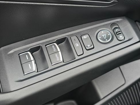 Used 2025 Honda Accord LX image 18