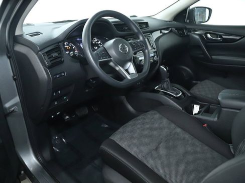 Used 2019 Nissan Rogue Sport SV image 17