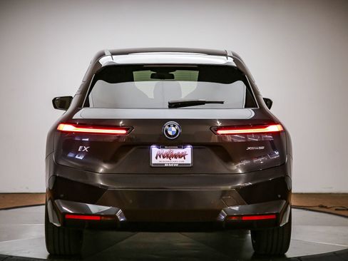 Certified 2024 BMW iX xDrive50 w/ Premium Package AWD/4WD image 3