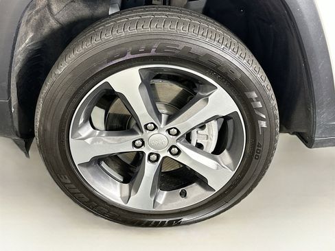 Used 2023 Jeep Grand Cherokee 4WD 4xe w/ Luxury Tech Group II image 11