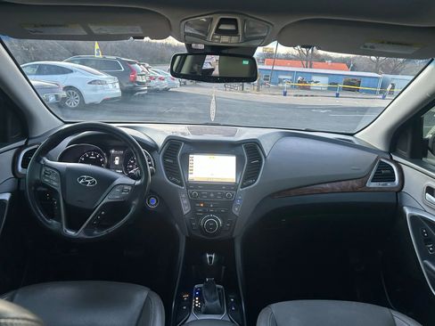 Used 2017 Hyundai Santa Fe FWD image 30