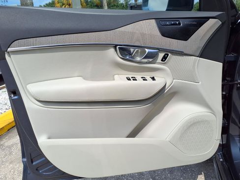 Certified 2025 Volvo XC90 T8 Plus w/ Protection Package Premier AWD/4WD image 24