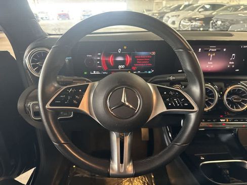 Used 2025 Mercedes-Benz CLA 250 image 14