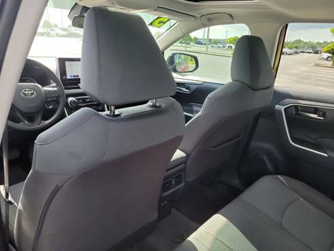 Used 2025 Toyota RAV4 XLE w/ Convenience Package FWD image 14