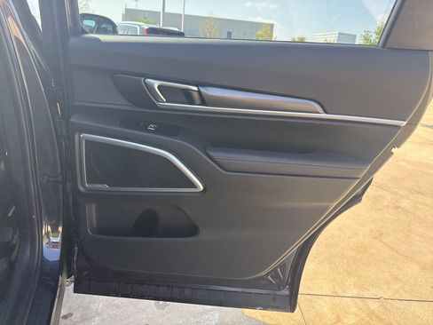 Used 2025 Kia Telluride S image 14