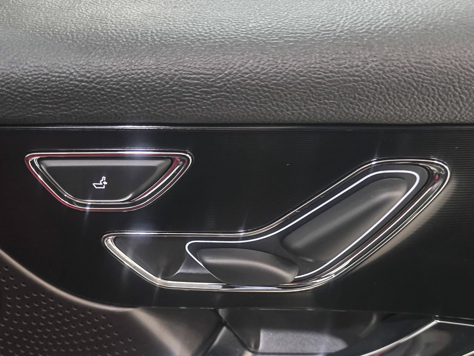 New 2025 Lincoln Corsair Grand Touring AWD/4WD image 23
