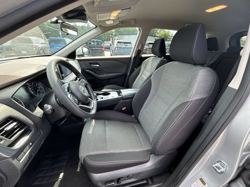 Used 2023 Nissan Rogue SV FWD image 13