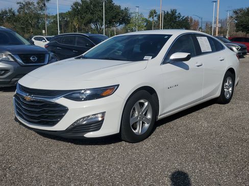 Used 2024 Chevrolet Malibu LT image 3