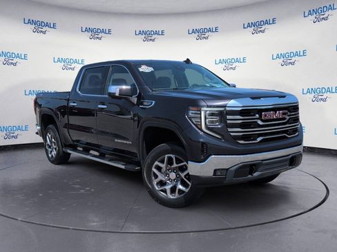 Used 2023 GMC Sierra 1500 SLT w/ SLT Premium Package AWD/4WD image 2