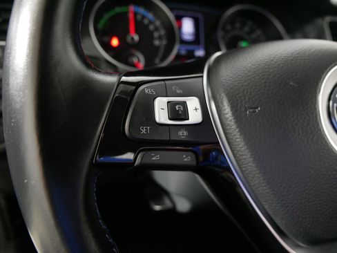 Used 2019 Volkswagen e-Golf SE w/ Driver Assistance Package image 27