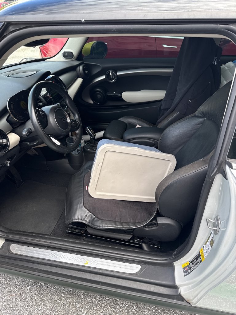 Used 2021 MINI Cooper SE w/ 6.5" Touchscreen Package FWD image 4