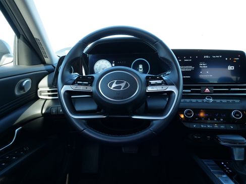 Used 2024 Hyundai Elantra SEL w/ Convenience Package image 20