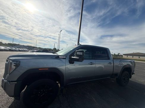 Used 2024 GMC Sierra 2500 AT4 w/ AT4 Premium Plus Package AWD/4WD image 6