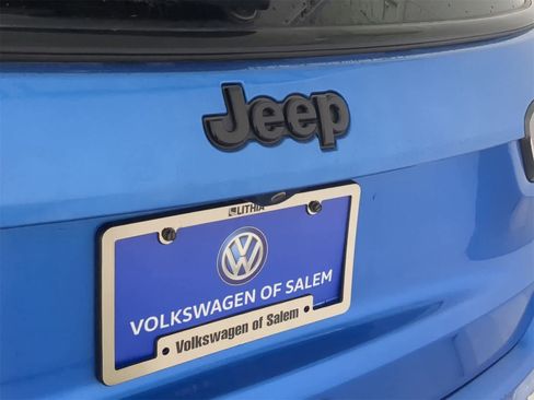 Used 2018 Jeep Compass Latitude w/ Popular Equipment Group image 11