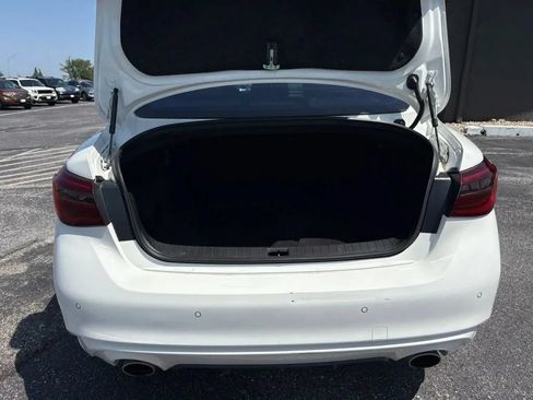 Used 2018 INFINITI Q50 Luxe w/ Essential Package (2.0T Luxe) AWD/4WD image 9