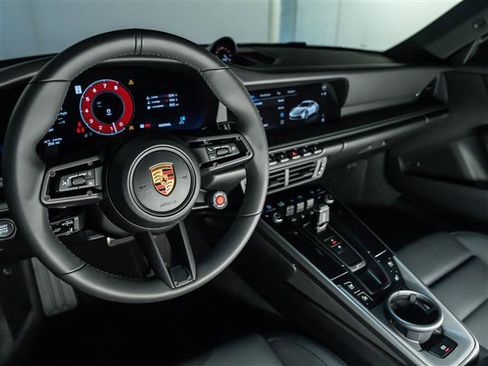 Certified 2025 Porsche 911 Carrera image 4