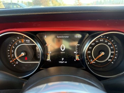 Used 2023 Jeep Gladiator Rubicon w/ Cold Weather Group image 20