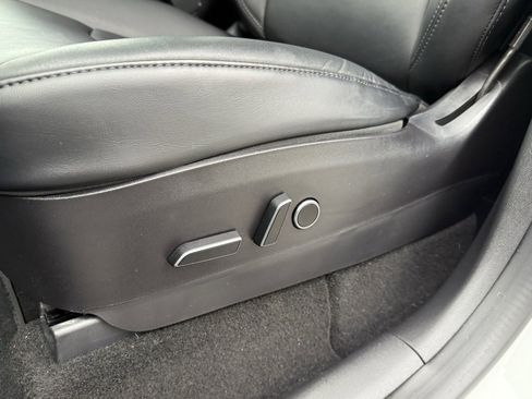 Used 2021 Tesla Model Y Long Range image 22