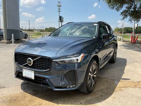 Certified 2025 Volvo XC60 B5 Core AWD/4WD image 3