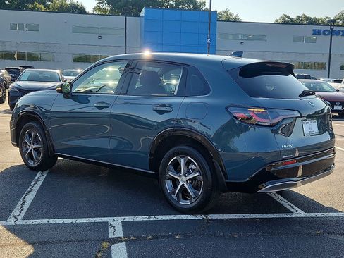 Certified 2024 Honda HR-V EX-L image 4
