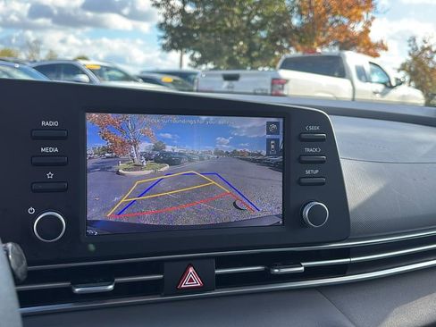 Used 2022 Hyundai Elantra Blue image 22