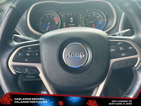 Used 2016 Jeep Cherokee 75th Anniversary FWD image 16