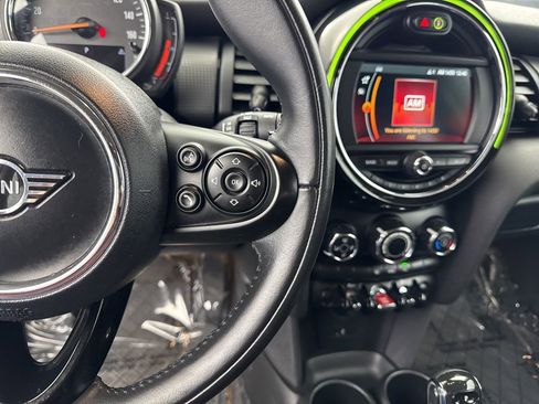 Used 2020 MINI Cooper 4-Door Hardtop image 26