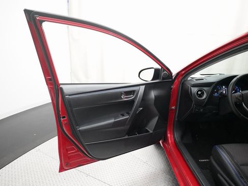 Used 2017 Toyota Corolla L image 27