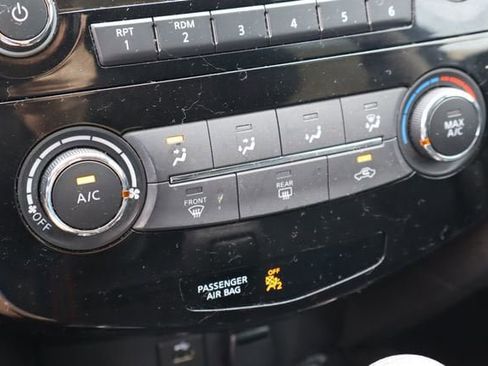 Used 2016 Nissan Rogue S FWD image 21
