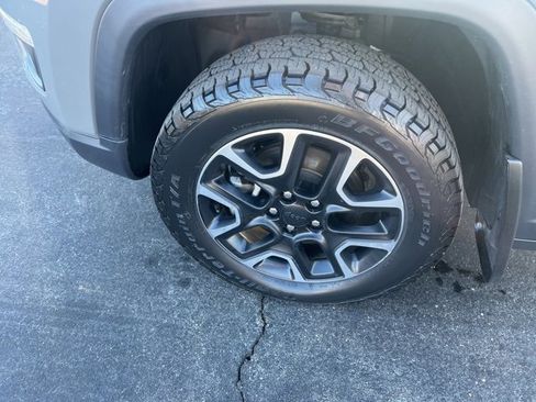 Used 2021 Jeep Compass Trailhawk w/ Sun and Sound Group image 9