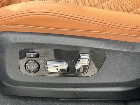 Used 2026 BMW X5 xDrive40i w/ M Sport Package image 31